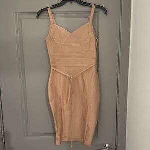 Elegant Beige Sleeveless Dress